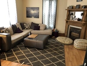 Building Photo - 921 10th St