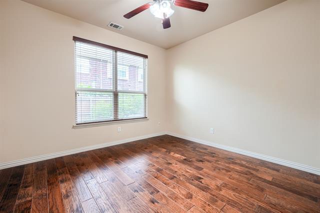 Building Photo - 875 Vaquero St