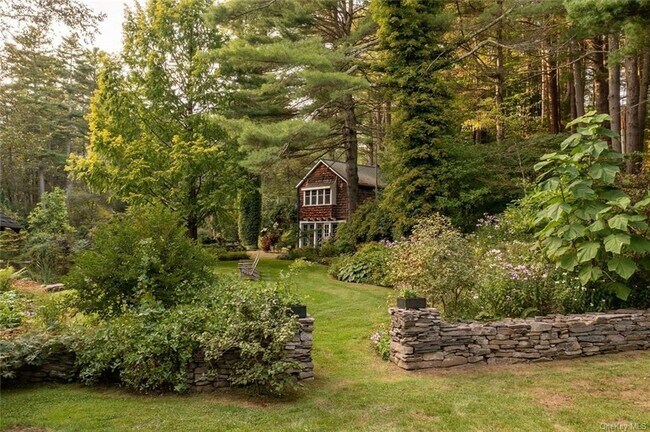 Building Photo - 759 Hartwood Rd