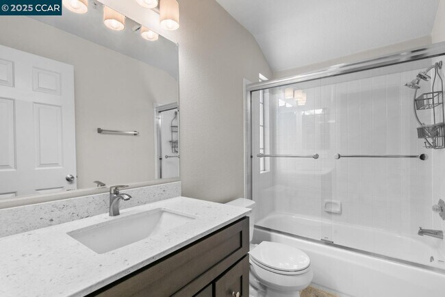 Building Photo - 179 Foxglove Ln