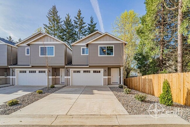 Building Photo - 4716 NE 37th Ct