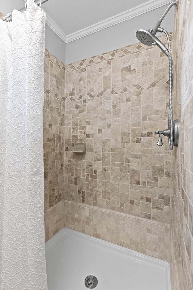 Building Photo - 2483 Shenandoah Dr