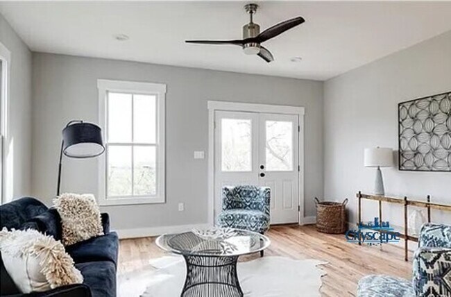 Building Photo - SWANKY 3 BEDROOM NEWER HOME IN HISTORIC CH...