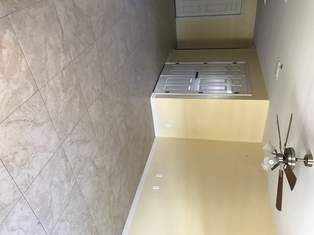 Interior Photo - 2503 E Franklin Ave