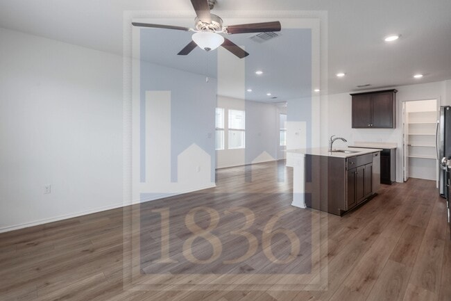 Building Photo - 7212 Sparkling Light Dr