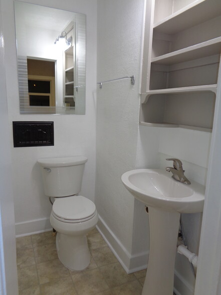 Building Photo - 214 3rd St W