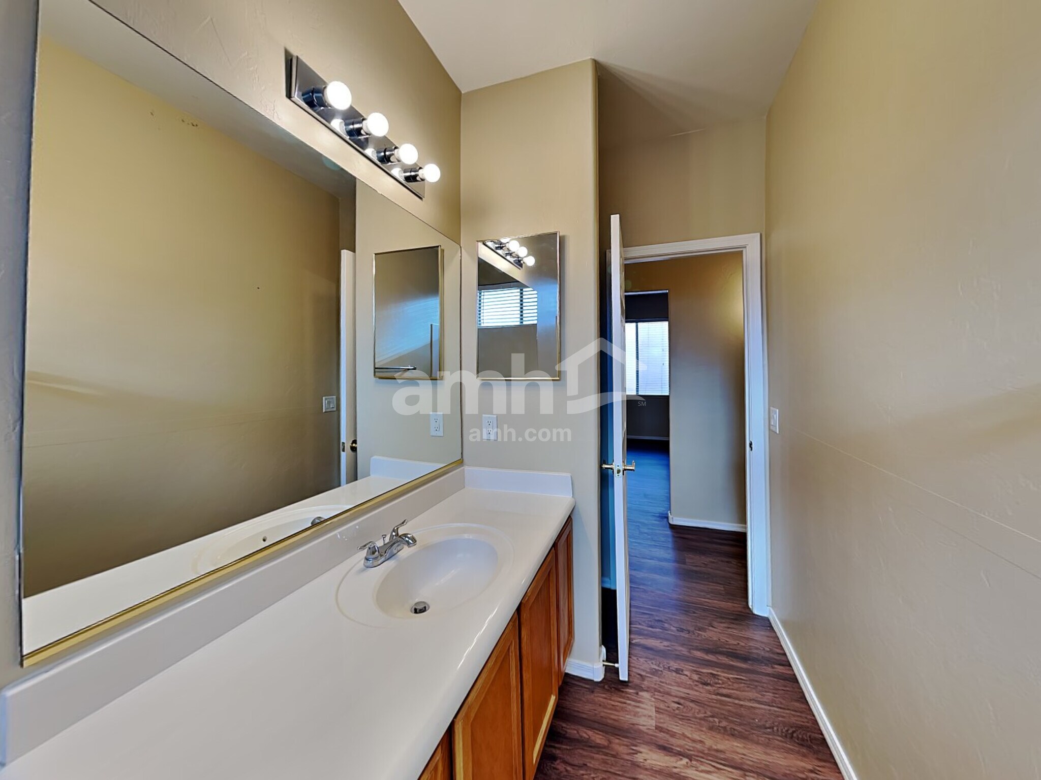 Building Photo - 174 E Corte Rancho Centro