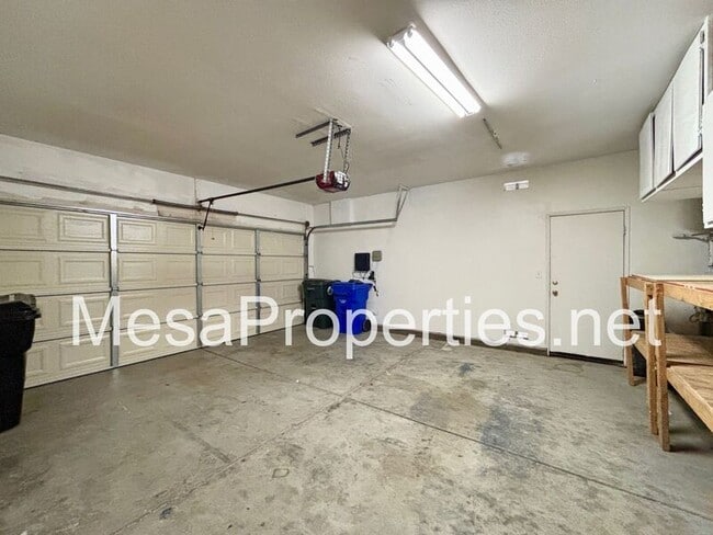 Building Photo - 12261 Luna Rd