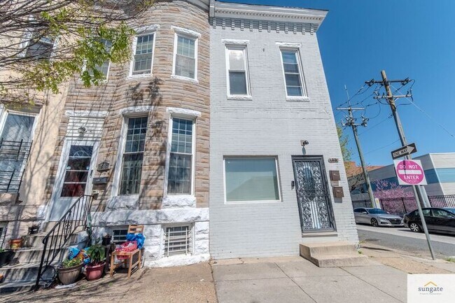 Building Photo - 2608 E Fayette St
