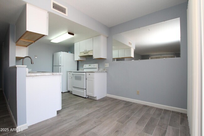 Building Photo - 14407 N Boxwood Ln