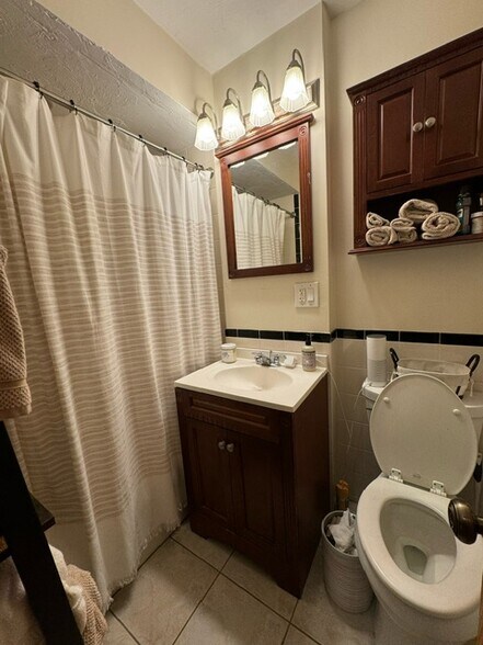 Building Photo - 87 Myrtle St