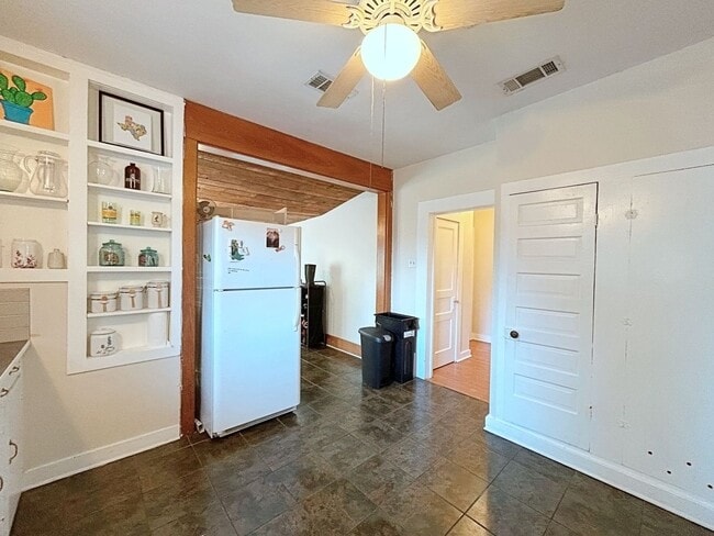 Building Photo - 3 Bedroom House in Capital Heights