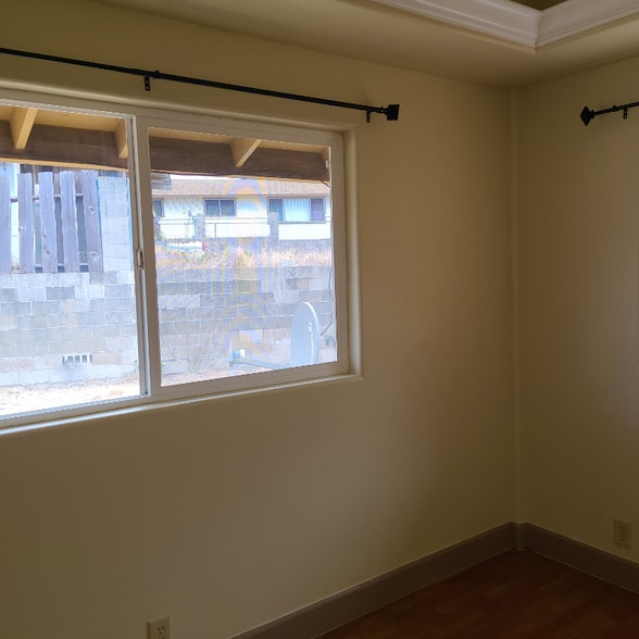 Building Photo - 547 Kaao Cir