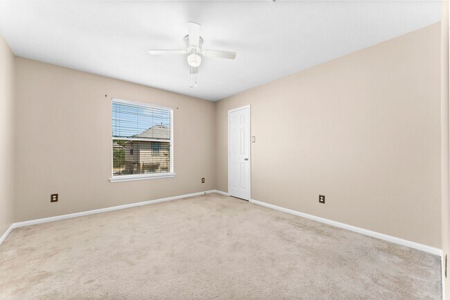 Building Photo - 8338 Loetsch Ridge Way