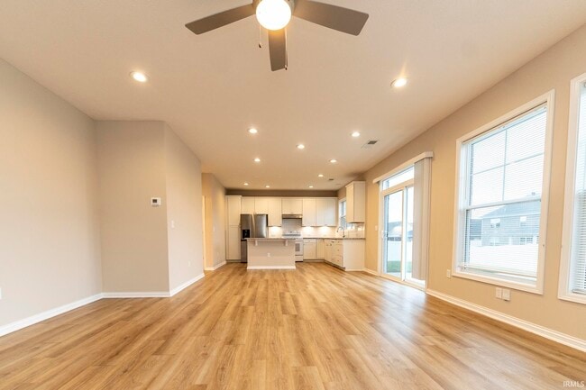 Building Photo - 5621 Camden Dr