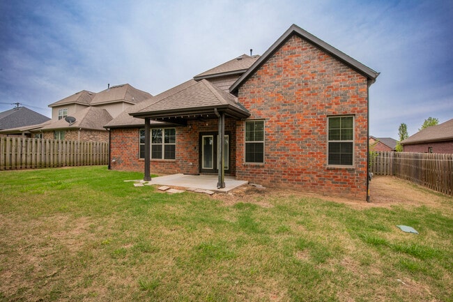 Building Photo - 3601 SW Willowbrook Rd