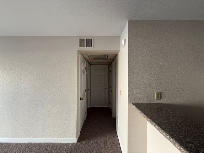 Building Photo - Beautiful Upstairs Unit in Bella Vita Guar...