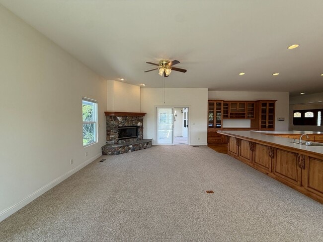Building Photo - Beautiful Orcutt Custom Home in Solomon Estates on Approx One Acre