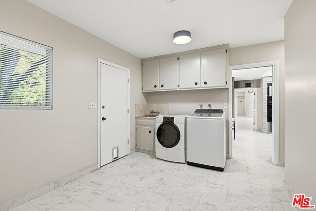Building Photo - 11410 Canton Dr