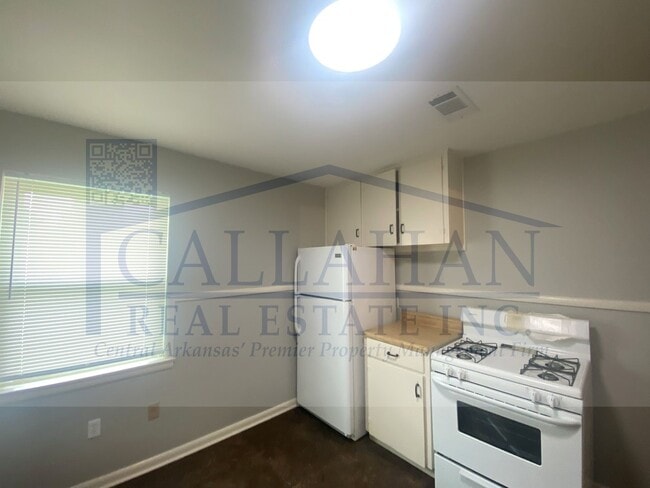 Building Photo - Park Hill 2 Bedroom