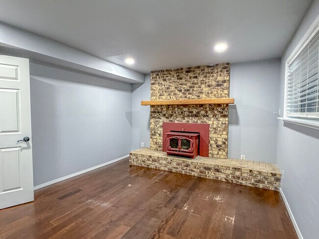 Building Photo - 17127 38th Ave W