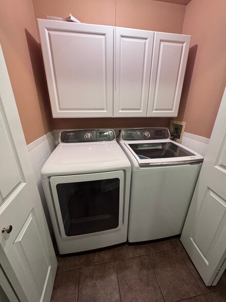 Washer and Dryer - 155 Stirling Ln