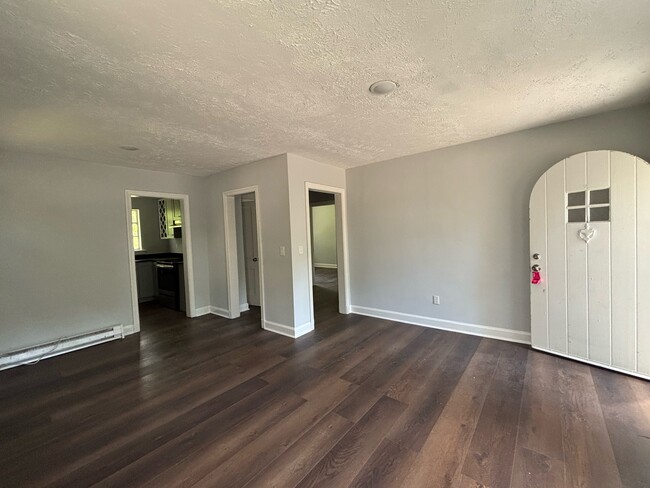 Building Photo - 1406 Briarcliff Dr