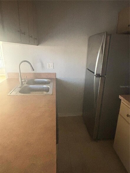 Building Photo - 327 Dundee Dr