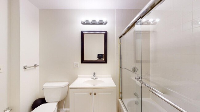 Building Photo - 11 Elder St