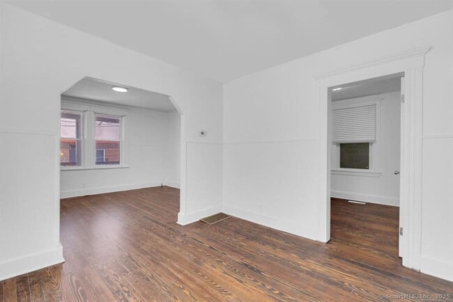 Building Photo - 84 Dewey St