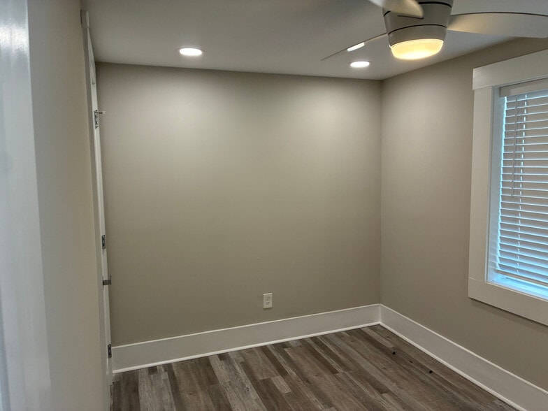 Building Photo - Room in House on Fiske St