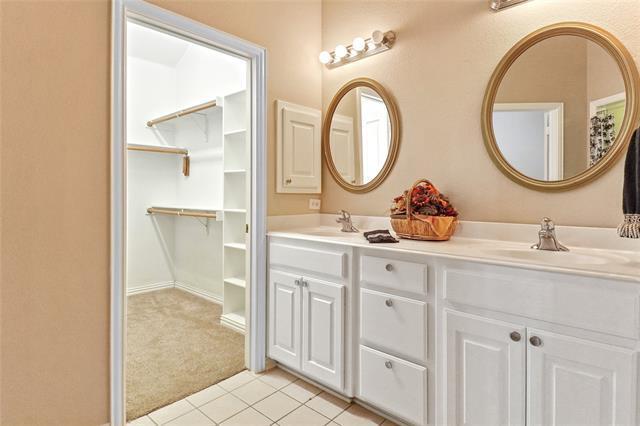 Building Photo - 3504 Llano Tr