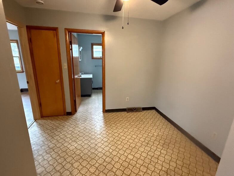 Building Photo - 103 E Seneca St