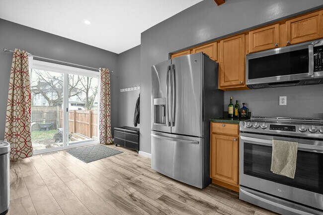 Building Photo - 1049 Fair Ave
