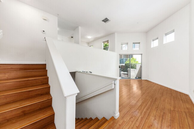 Building Photo - 979 Asilomar Terrace