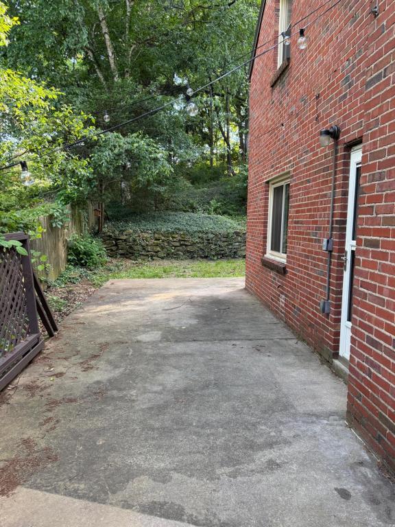 Building Photo - 390 Orchard Dr