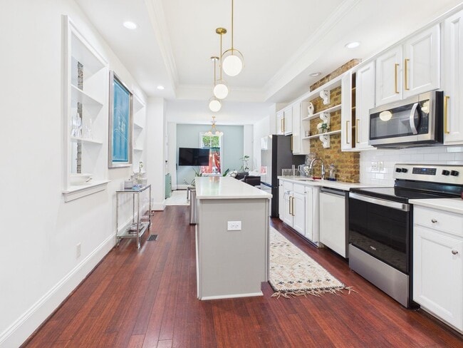 Building Photo - 2235 Venable St