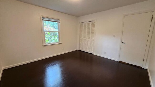 Building Photo - 1172 Camellia Dr