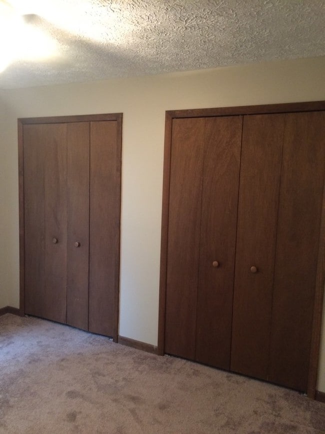 Building Photo - 203 S Center St