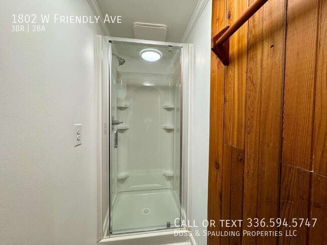 Building Photo - 1802 W Friendly Ave