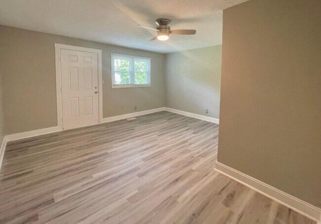 Building Photo - 929 S Jackson St