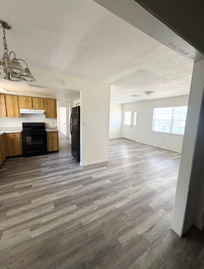 Building Photo - 8151 Hixton Dr