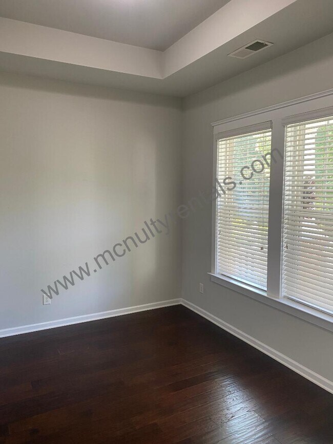 Building Photo - 4221 Courtly Ln