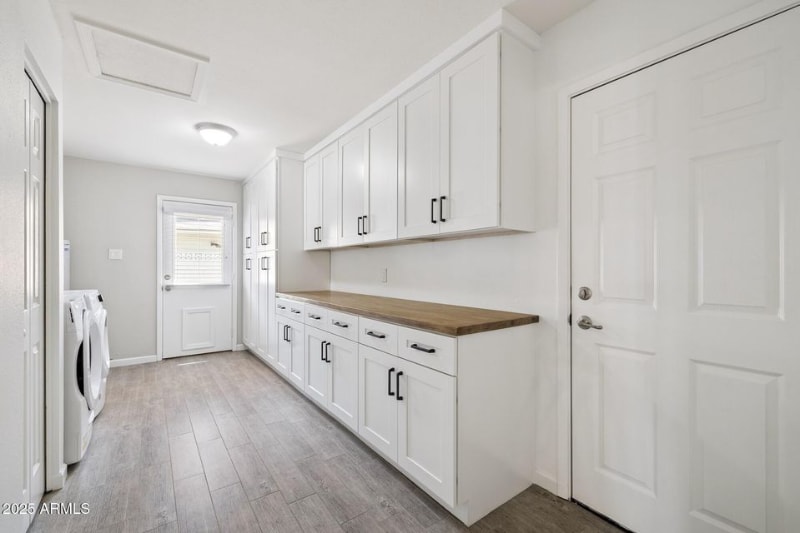 Building Photo - 4613 S Rita Ln