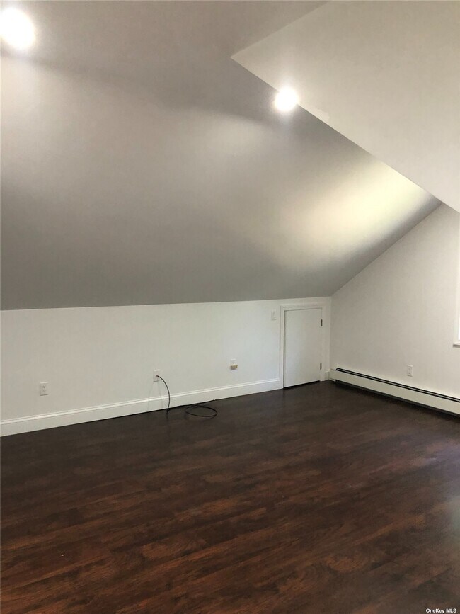 Building Photo - 231 Evergreen Ave