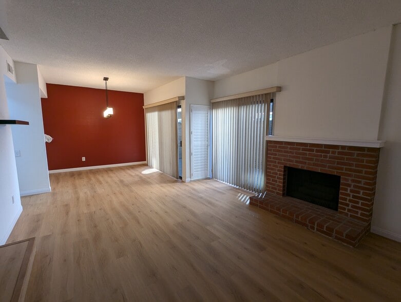 Living Room - 1655 Greenfield Ave