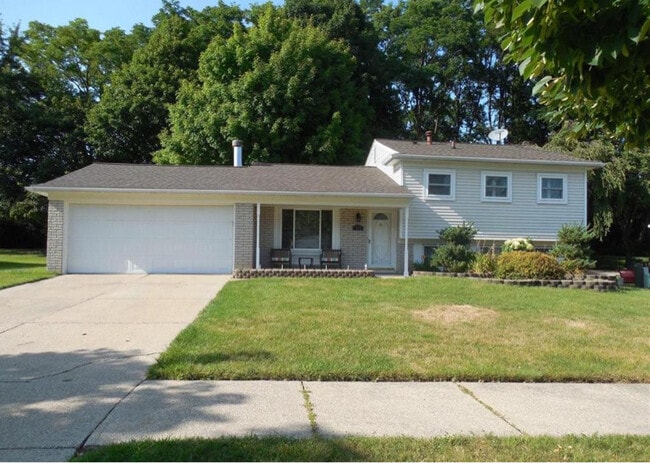 Primary Photo - 197 Randall Dr