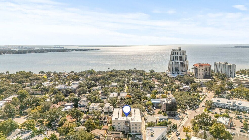 Building Photo - 2117 W DEKLE, L-2