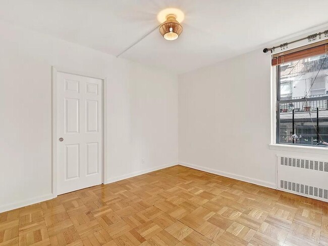 Building Photo - 359 Ovington Ave