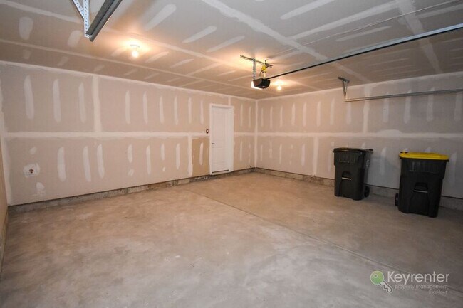 Building Photo - 4991 Franklin Cir
